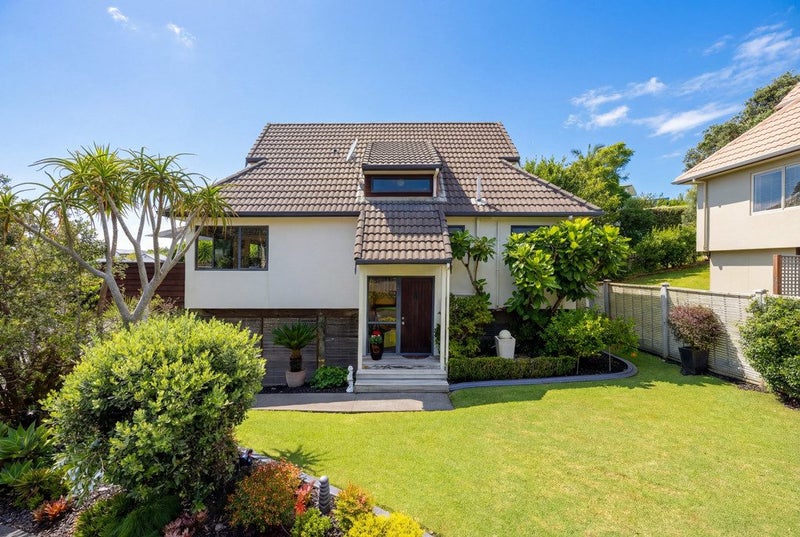 1/96 William Bayes Place, Red Beach, Auckland - Carousel 1