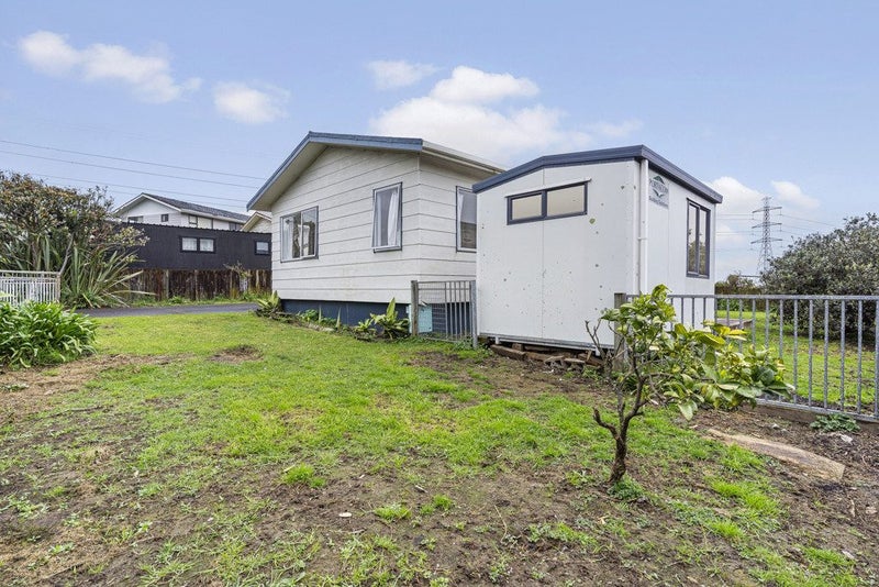 25 Matthews Road, Flat Bush, Auckland - Carousel 2