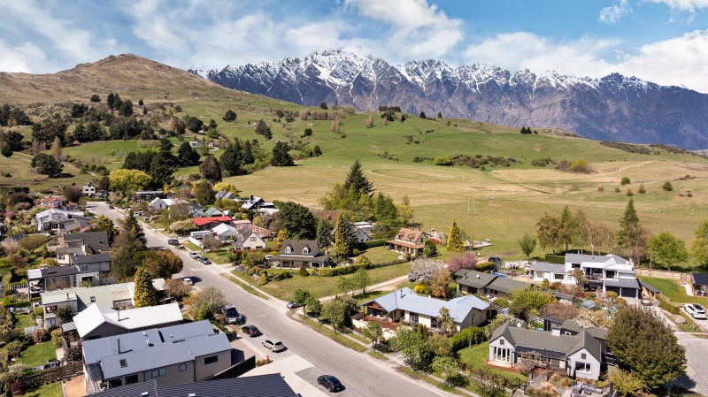 35 Oregon Drive, Kelvin Heights, Queenstown - Carousel 17