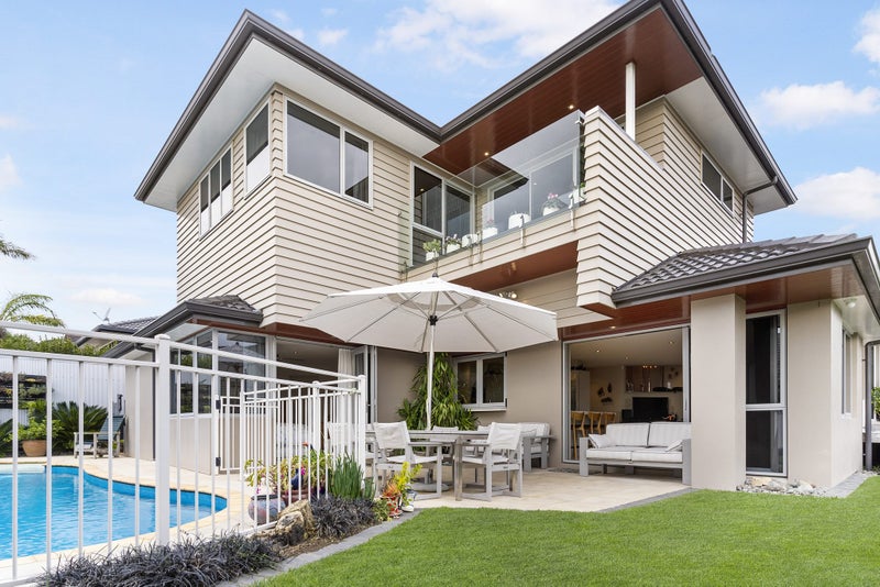 Property Valuation for 49 Loloma Drive, Half Moon Bay, Auckland Trade