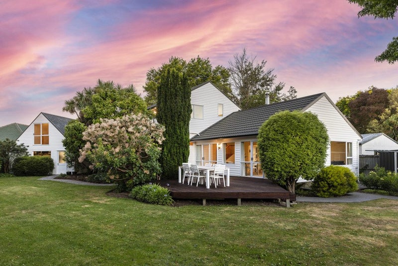 7 Merton Place, Bryndwr, Christchurch - Carousel 1