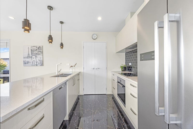 112 Caulfield Avenue, Halswell, Christchurch - Carousel 2