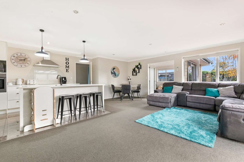 1 Puketi Lane, Waiuku, Waiuku - Carousel 1