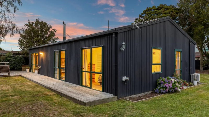 3 Chilton Drive, Mairehau, Christchurch - Carousel 1