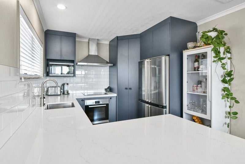 11A Logan Place, Waiuku, Waiuku - Carousel 2