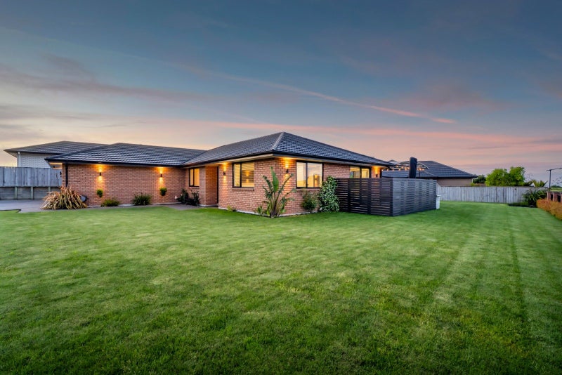 37 Papawhero Drive, Bell Block, New Plymouth - Carousel 1