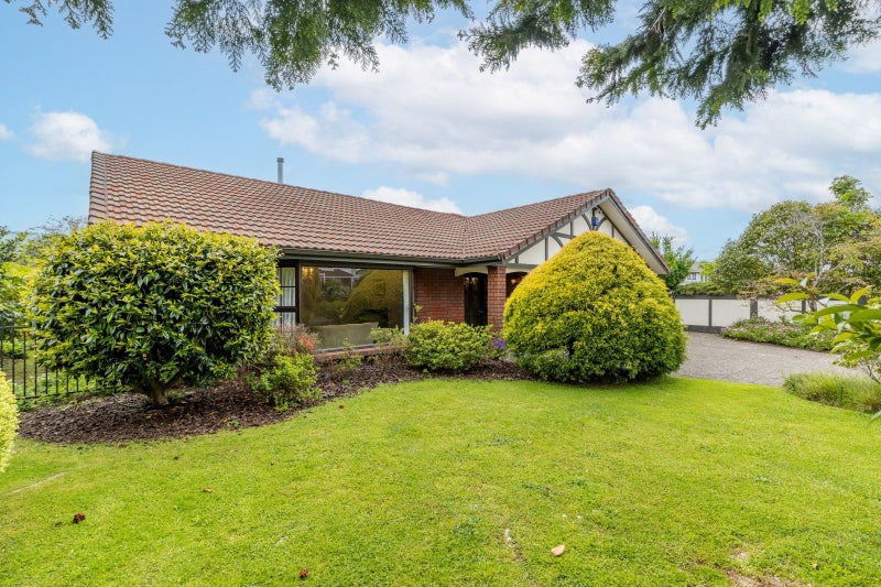 19 Ellerslie Avenue, Chartwell, Hamilton - Carousel 1