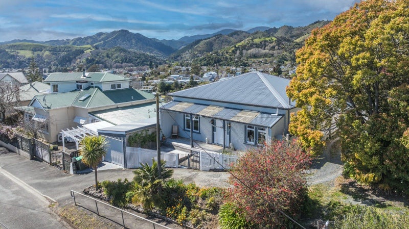 67 Mount Street, Nelson South, Nelson - Carousel 1