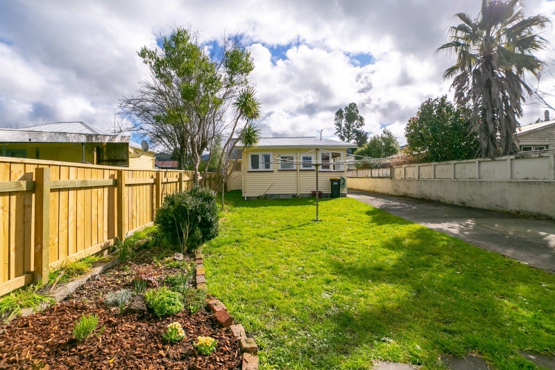 15 Waite Street, Featherston - Carousel 14