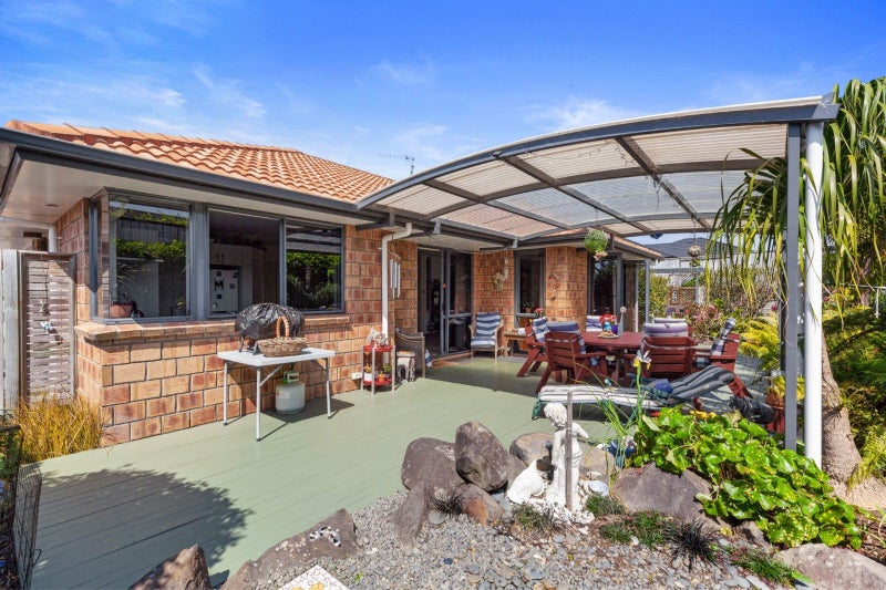 5 Kirtle Close, Pyes Pa, Tauranga - Carousel 1