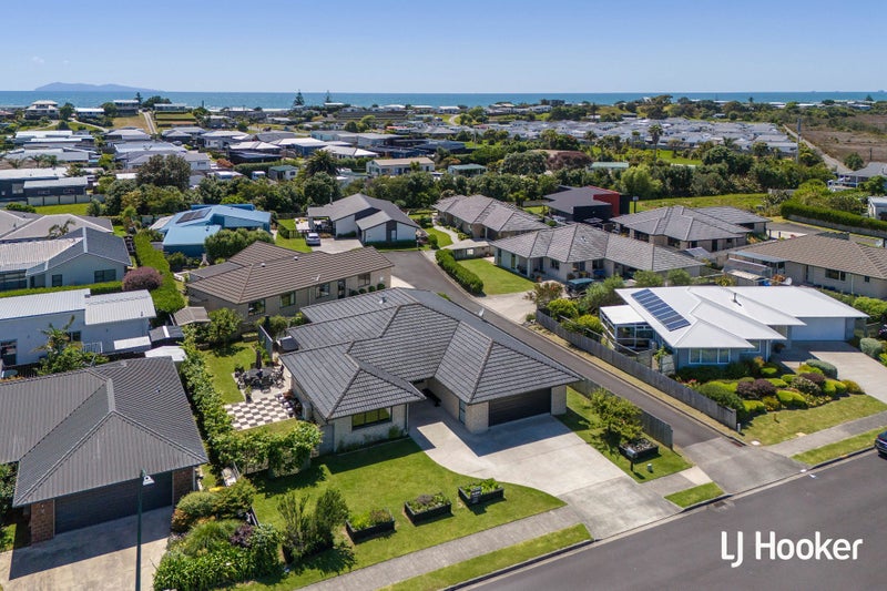 32 Reel Road, Athenree, Waihi Beach - Carousel 1
