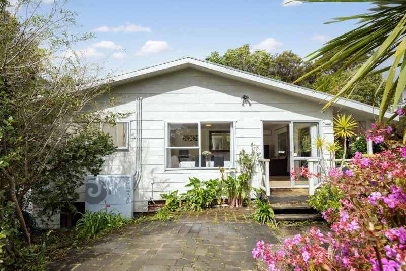 28 Annison Avenue, Glen Eden, Auckland - Carousel 2