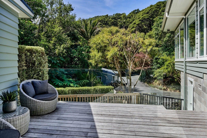 2 Huia Road, Days Bay, Lower Hutt - Carousel 2