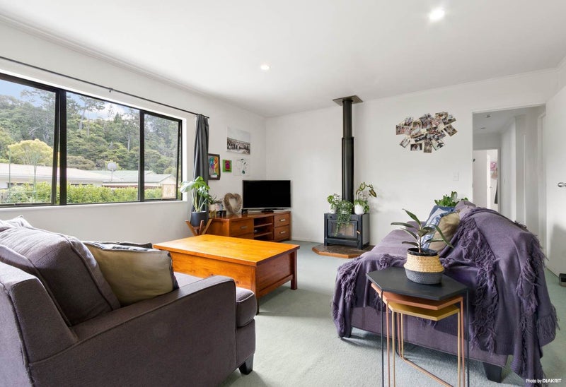 52A Woodside Road, Massey, Auckland - Carousel 2