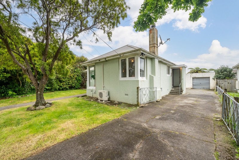 35 Routley Crescent, Elderslea, Upper Hutt - Carousel 1