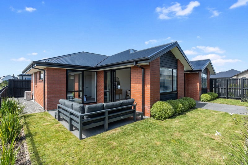 33 Selfe Crescent, Burwood, Christchurch - Carousel 1