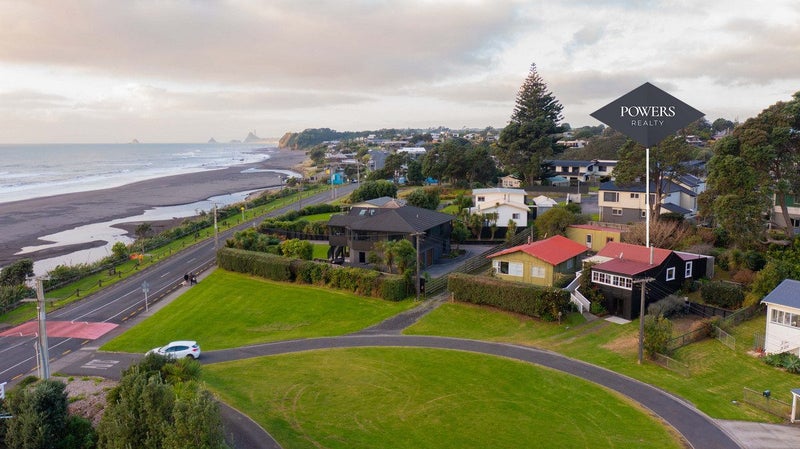 26 Tasman Parade, Oakura, Oakura - Carousel 1