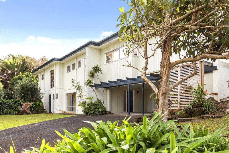 12 Prestige Place, Castor Bay, Auckland - Carousel 1