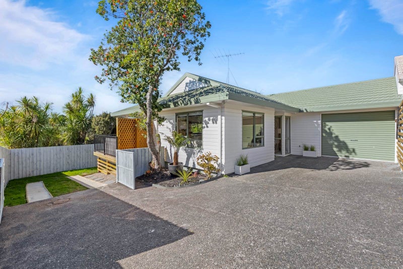 2/65 Charlotte Street, Stanmore Bay, Whangaparaoa - Carousel 1