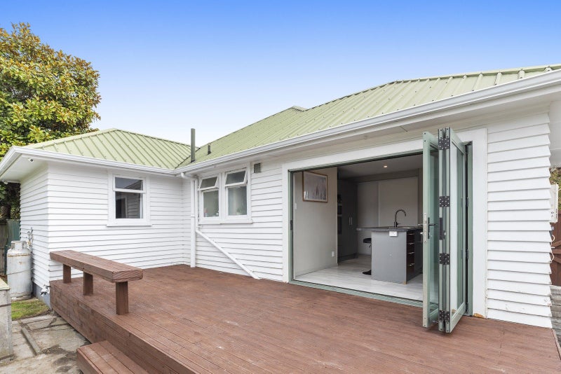 4 Bellbrook Crescent, Shirley, Christchurch - Carousel 1