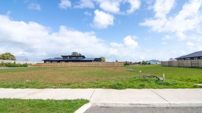 3 Pokerekere Crescent, Kelvin Grove, Palmerston North - Carousel 1