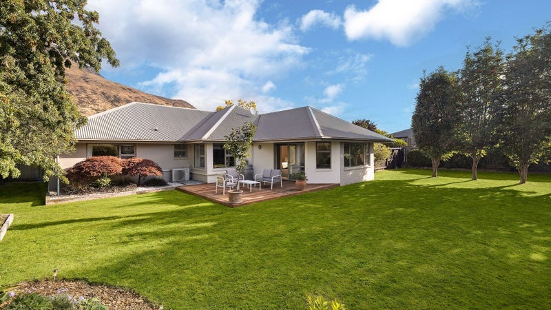 65 Howards Drive, Lake Hayes, Queenstown - Carousel 1