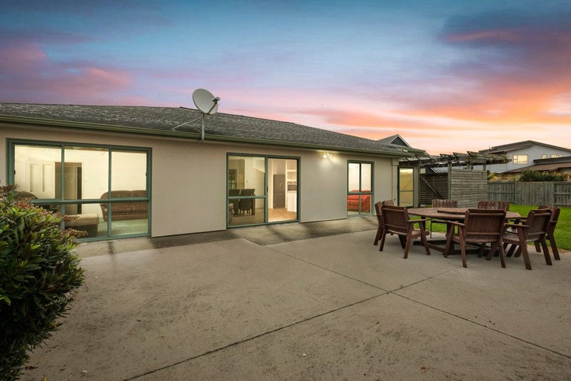 8 Athenree Heights, Athenree, Waihi Beach - Carousel 1