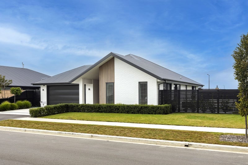 42 Halpin Drive, Lincoln, Lincoln - Carousel 1