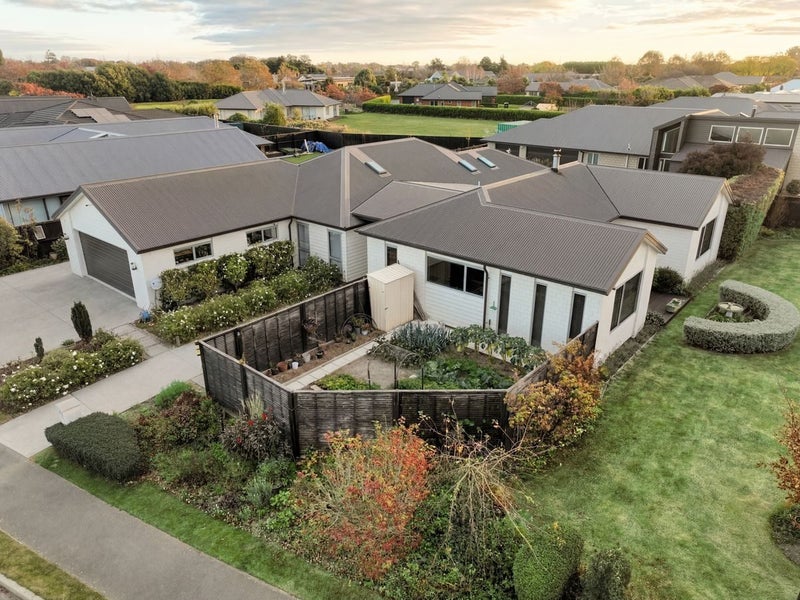 20 Sunline Avenue, Lincoln, Lincoln - Carousel 40