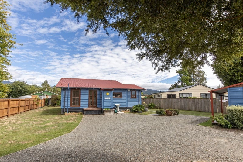 4 Parekarangi Grove, Turangi - Carousel 2