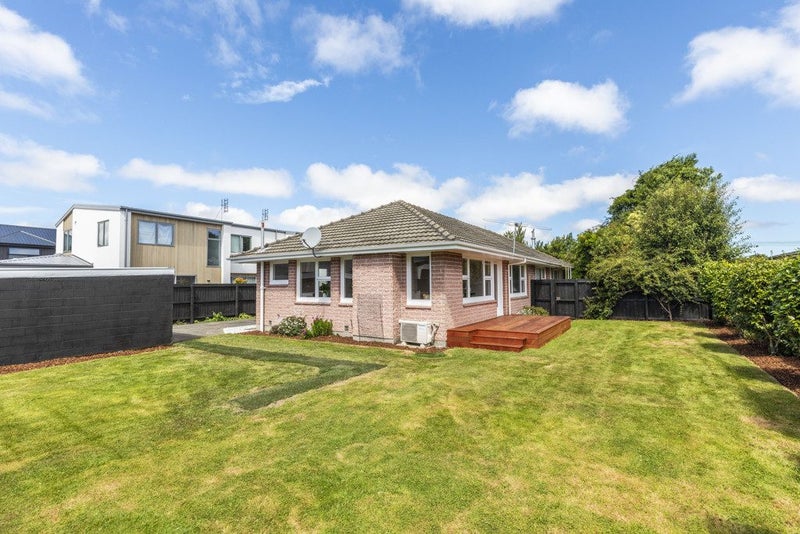 2/15 Winton Street, St Albans, Christchurch - Carousel 1