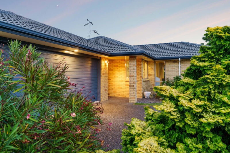 85 The Gardens Drive, Papamoa Beach, Papamoa - Carousel 1