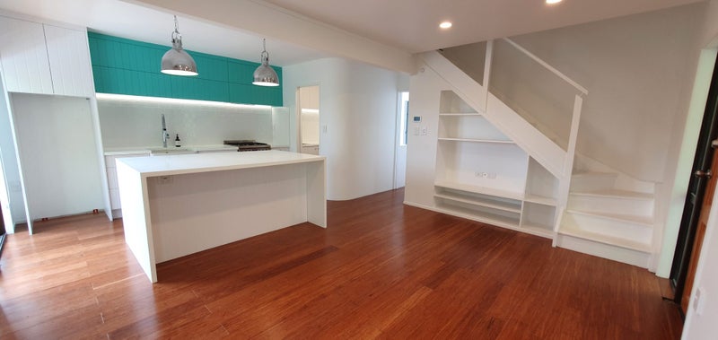 33A Owairaka Avenue, Mount Albert, Auckland - Carousel 2