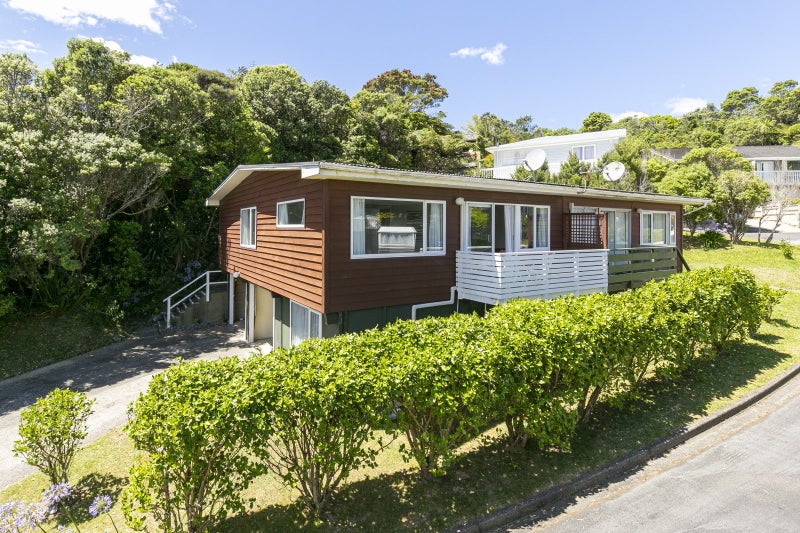 1/15 Bloomsbury Grove, Newlands, Wellington - Carousel 1