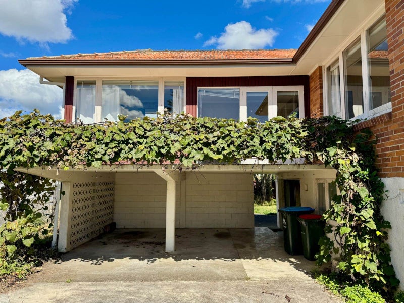 23 Lorraine Avenue, Mount Albert, Auckland - Carousel 2