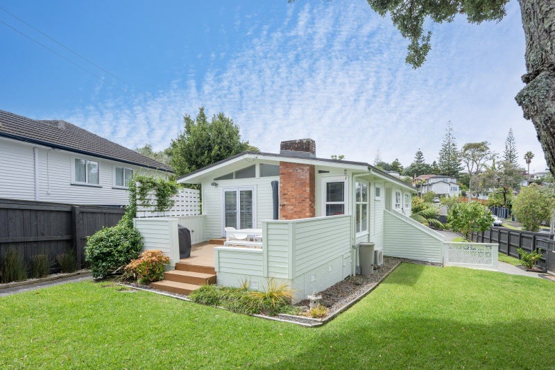 34 Laburnum Road, New Windsor, Auckland - Carousel 1