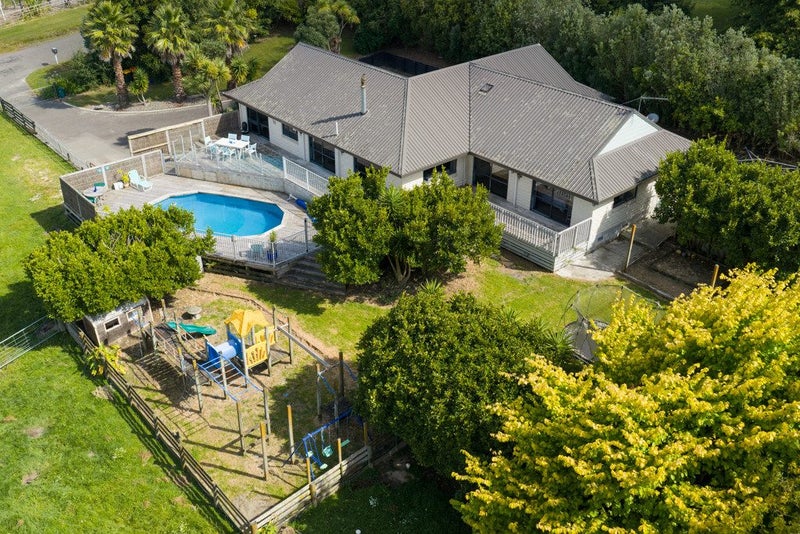 49 Schnell Drive, Kelvin Grove, Palmerston North - Carousel 1