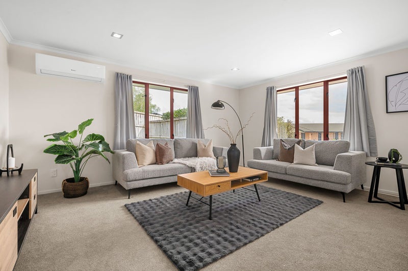 1 Farleigh Close, Huntington, Hamilton - Carousel 2