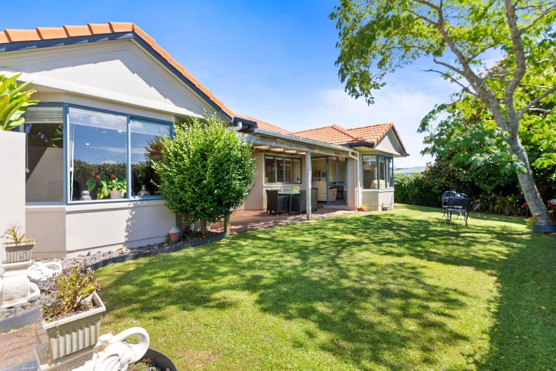 12 Rosetti Rise, West Harbour, Auckland - Carousel 2