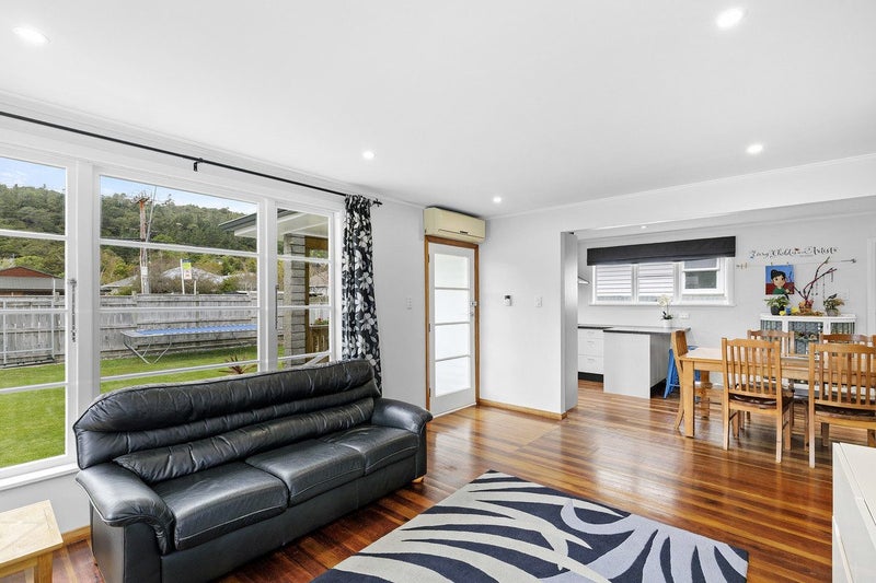 302 Stokes Valley Road, Stokes Valley, Lower Hutt - Carousel 2