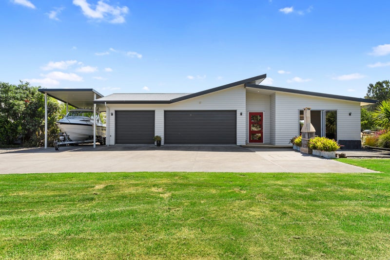 29 Royal Ascot Drive, Papamoa Beach, Papamoa - Carousel 1