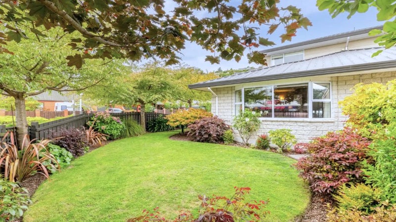 2 Woodlau Rise, Huntsbury, Christchurch - Carousel 1