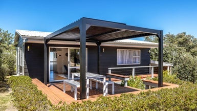 4 Hartley Avenue, Onetangi, Waiheke Island - Carousel 1