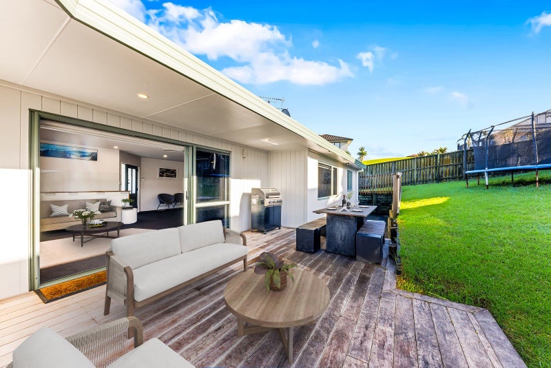 184B Whangaparaoa Road, Red Beach, Red Beach - Carousel 2