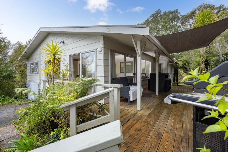 28 Annison Avenue, Glen Eden, Auckland - Carousel 1