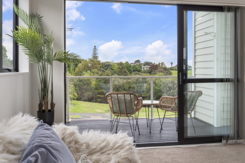 20 Atalanta Way, Beachlands, Auckland - Carousel 1