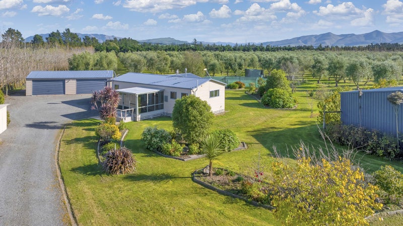 327 Georges Road, Glasnevin, Amberley - Carousel 1