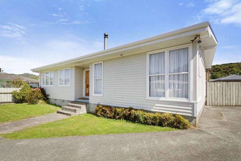 15 Kerepehi Grove, Wainuiomata, Lower Hutt - Carousel 2