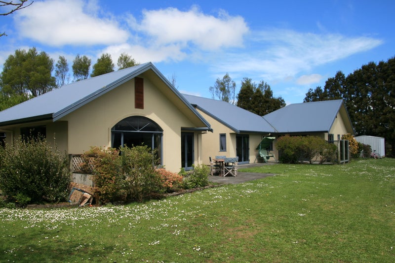 311 Croydon Road, Midhirst, Stratford - Carousel 2