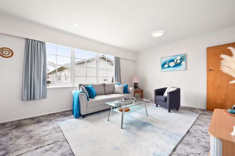 Flat 6/95 Whites Line East, Waiwhetu, Lower Hutt, Wellington - Carousel 2